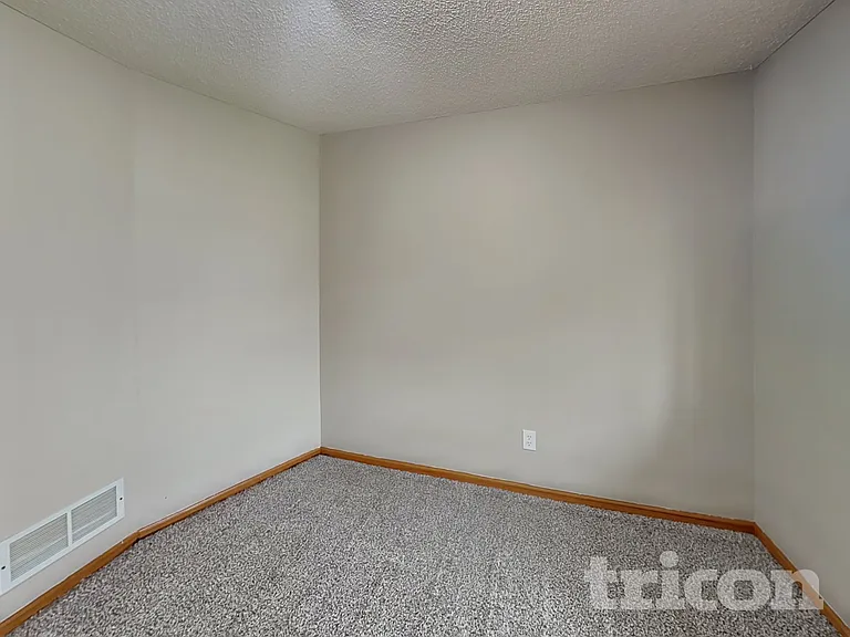 5535 Highland Trl — Photo 8