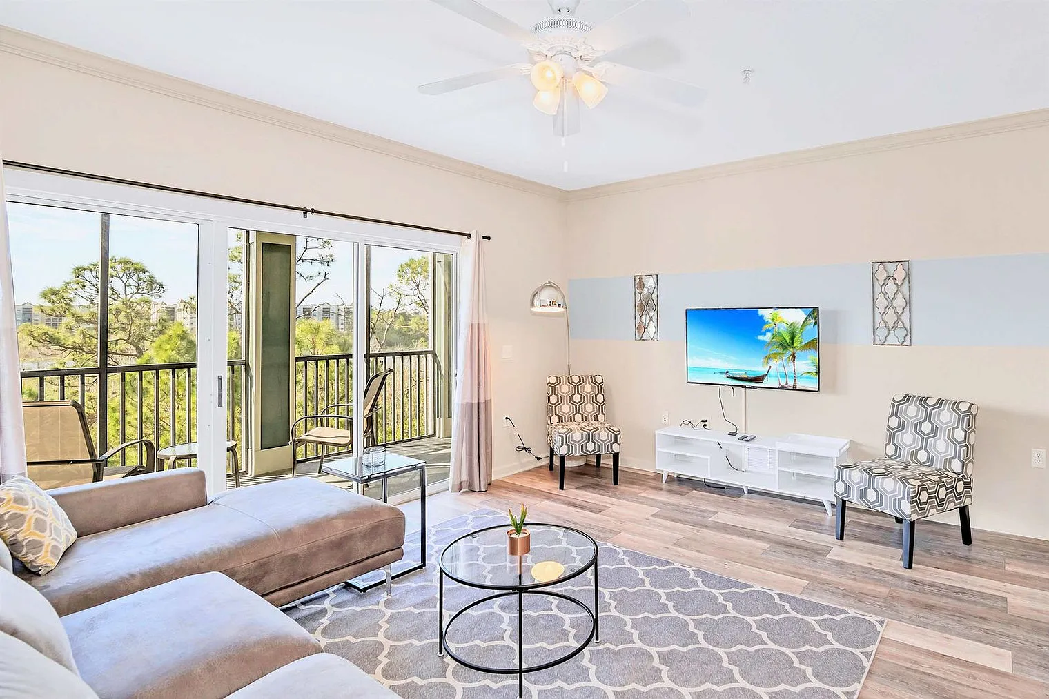 3 bed, 2.0 bath, 1722 sqft, $2,528 — Photo 1