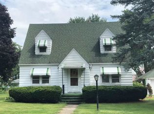 309 N Benton St, Winnebago, IL 61088