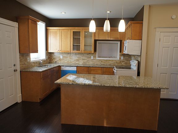 2nd image of 5918 Pershing Ave