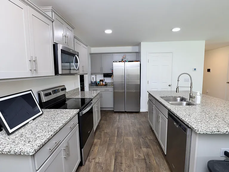 2037 Elmridge Rd — Photo 19