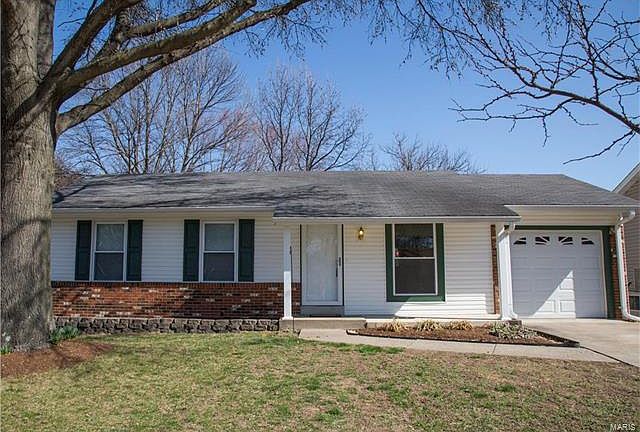 1st image of 2436 Village Glen Ct