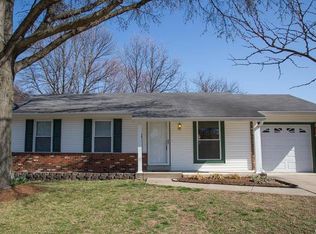 2436 Village Glen Ct, Maryland Heights, MO 63043