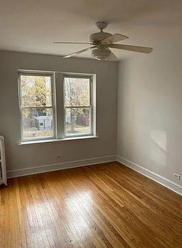 2 bed, 1.0 bath, 1000 sqft, $1,586 — Photo 1