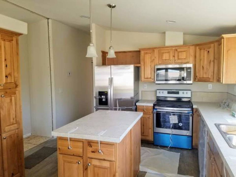 2nd image of 4155 NE Three Mile Ln Unit 6