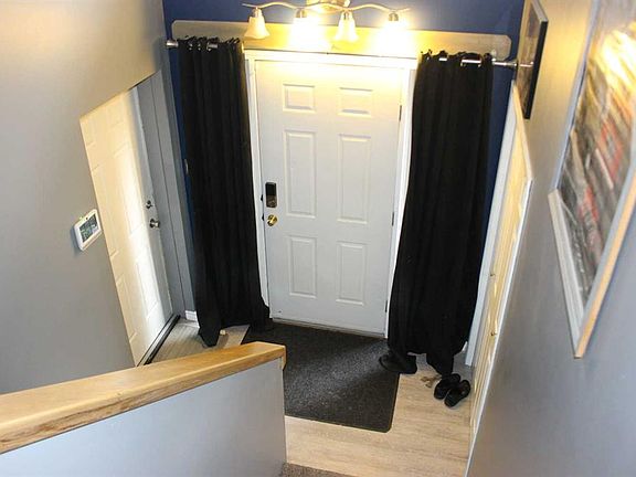 2nd image of 609 Maple Pl N