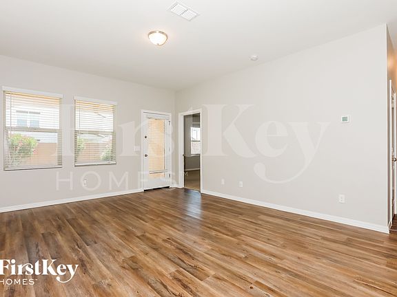 4th image of 335 W Powell Dr