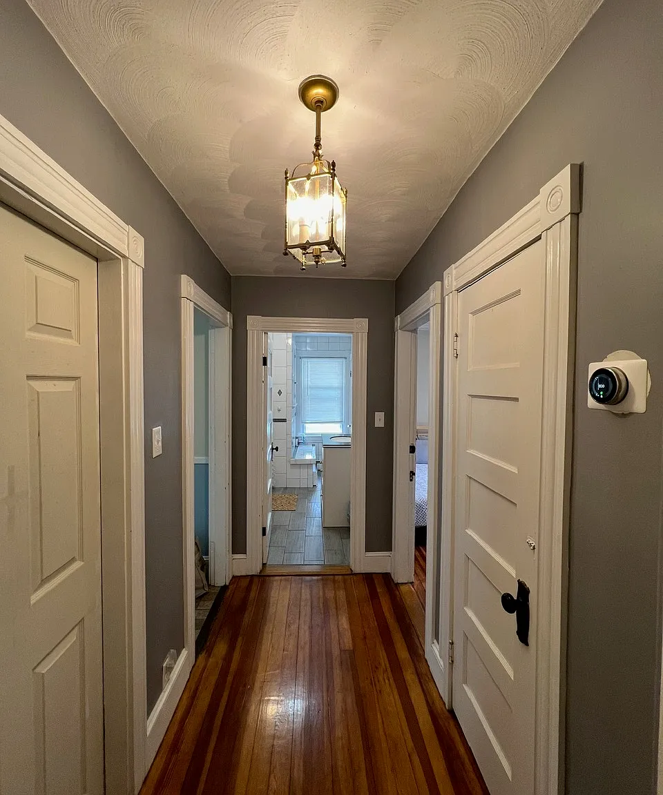 25 West Warwick Avenue — Photo 1