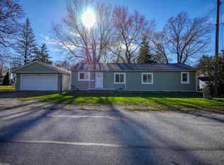 621 Columbia St, Algonac, MI