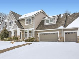 13320 Glenavon Ct, Minnetonka, MN 55345