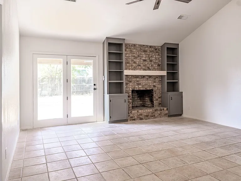 1333 Friars St — Photo 4