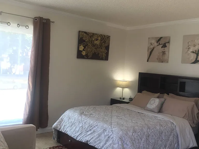 2313 Montrose Ave #6 — Photo 7