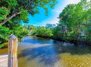 1620 Avion Pl, Naples, FL 34104