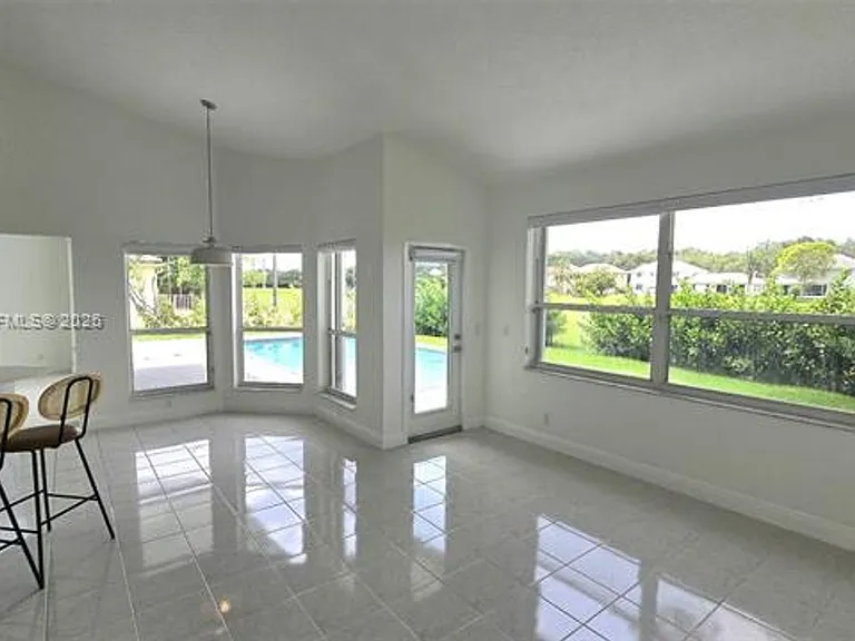 10320 Guatemala St #10320 — Photo 7