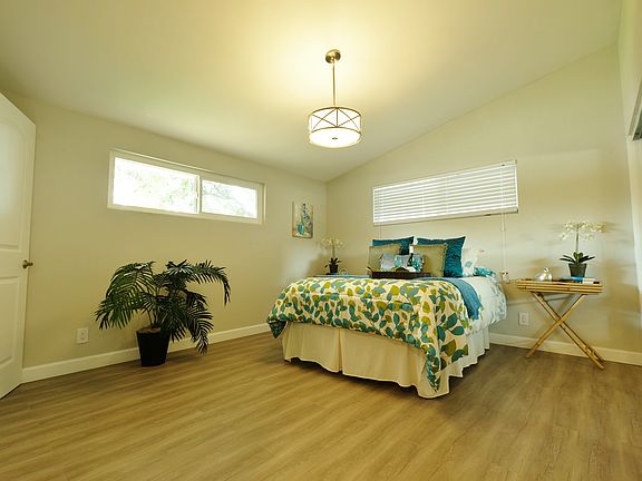 5th image of 1547 E Doublegrove St