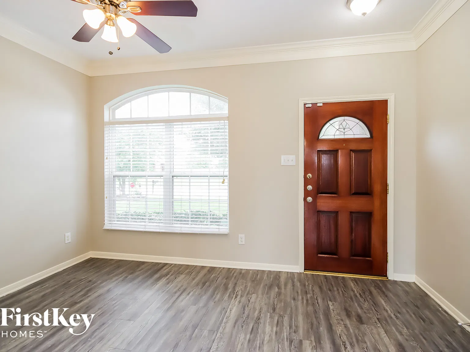 3 bed, 2.5 bath, 2068 sqft, $2,015 — Photo 3