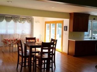 11 Bailey Ln, Lowell, MA 01852