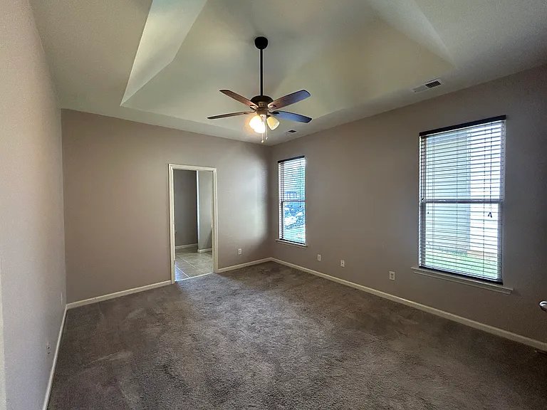 1108 Washington Dr — Photo 8