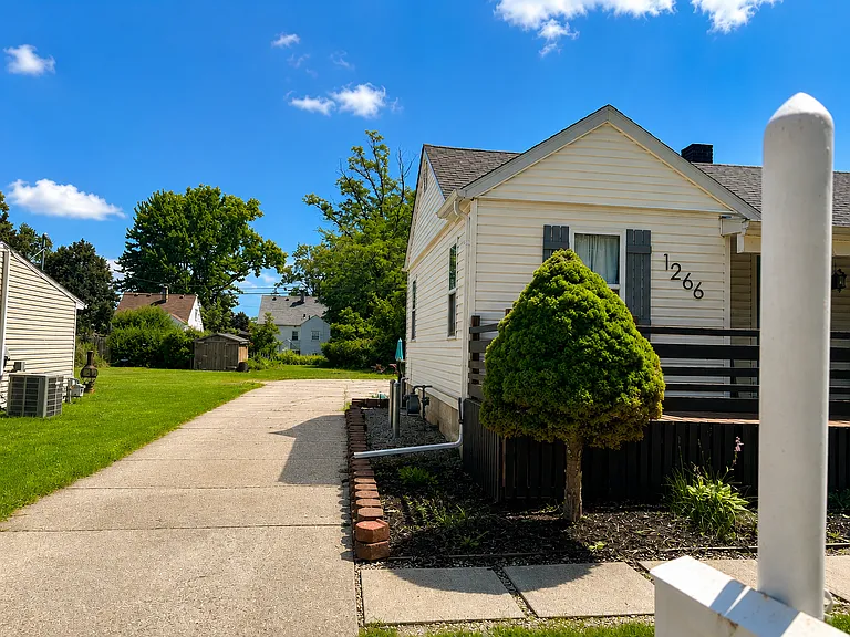 1266 Hugo Ave — Photo 13