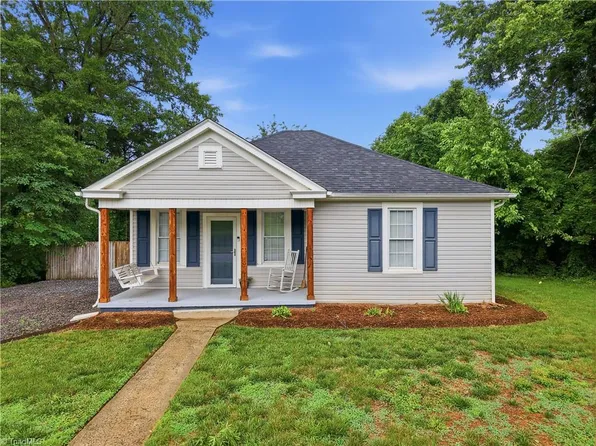 725 Osborne St, Eden, NC 27288