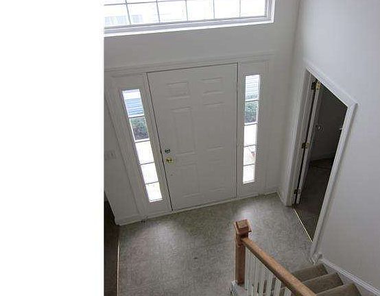 4th image of 14 Gainsborough Dr