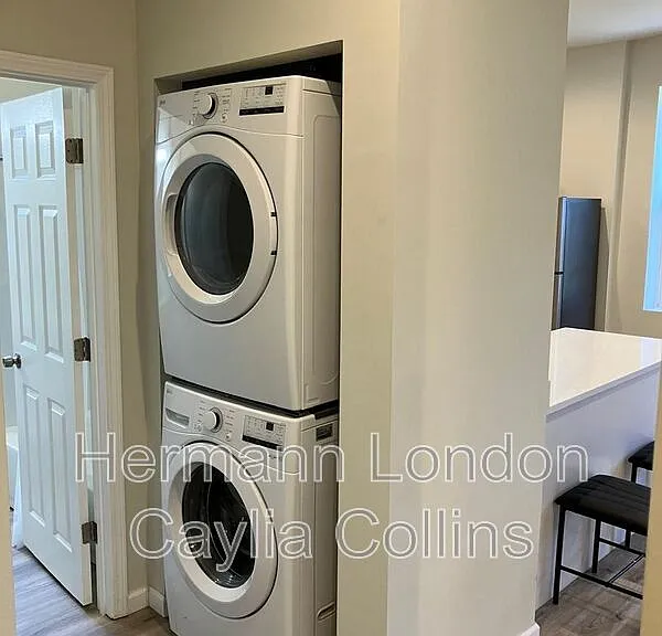 3215-3217 Nebraska Ave #3215 — Photo 12