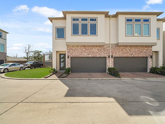 2nd image of 152 Knightsbridge Park Ln