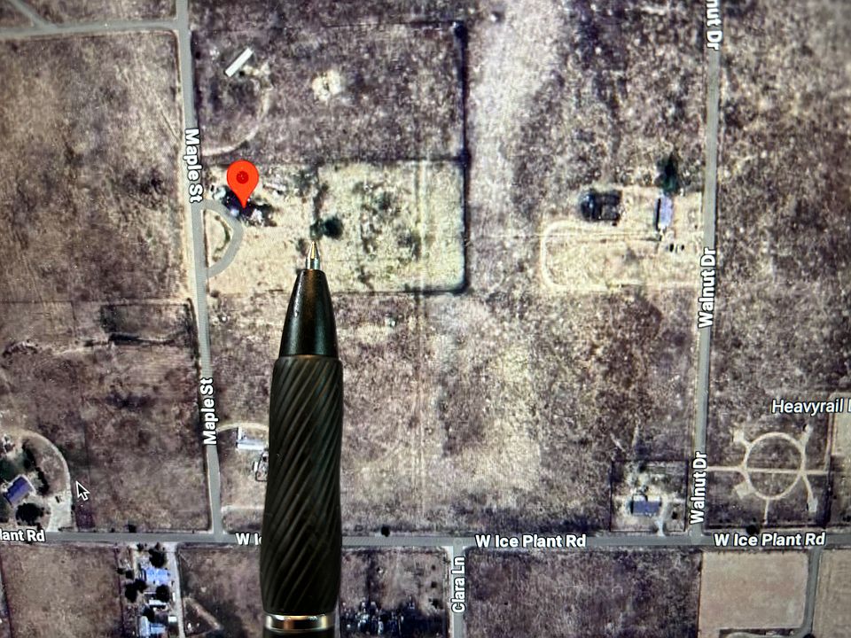 2nd image of 15 Maple Dr