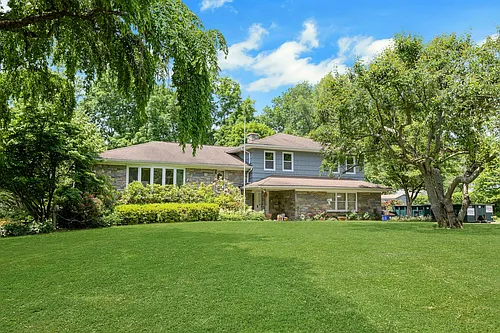 75 Angus Rd N Photo 1