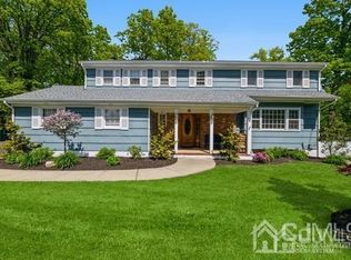 17 Oakland Ct, Matawan, NJ 07747
