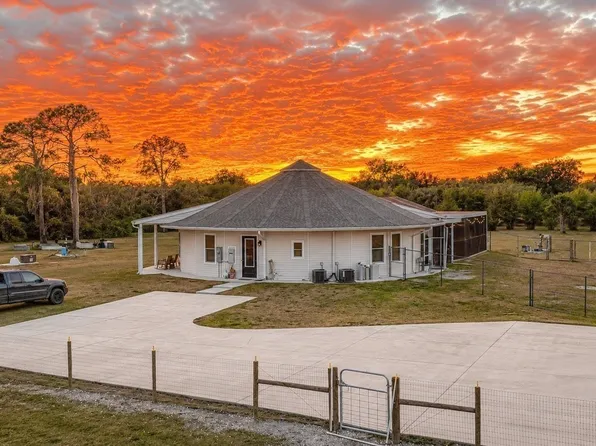 20301 Langford Rd, Alva, FL 33920