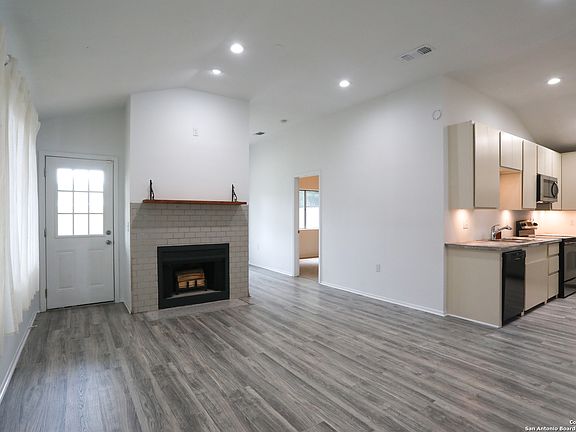 3rd image of 8008 INDIAN BEND