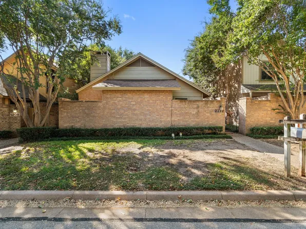 2212 Green Gate Dr, Arlington, TX 76012