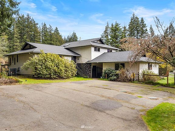 Spacious multi-level home with so many options and amazing property!