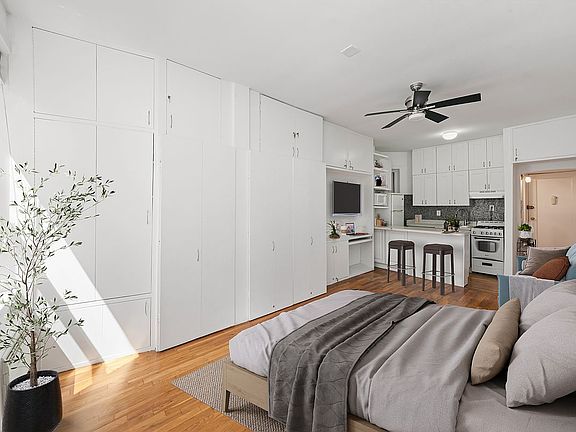 3rd image of 238 E 84th St APT 4B