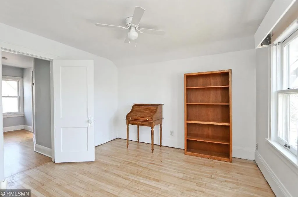 6 bed, 2981 sqft, $3,400 — Photo 4