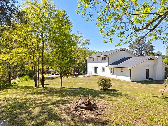 5th image of 400 Somerset Dr