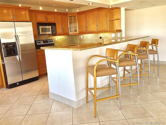 2nd image of 2555 Collins Ave APT 1212
