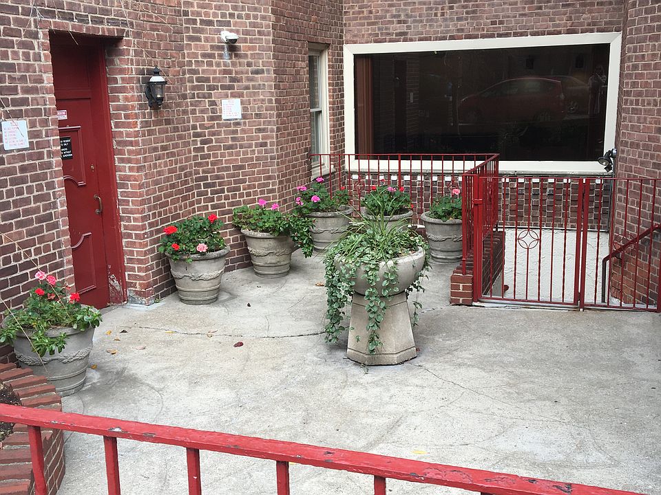 2nd image of 3706 Williams St