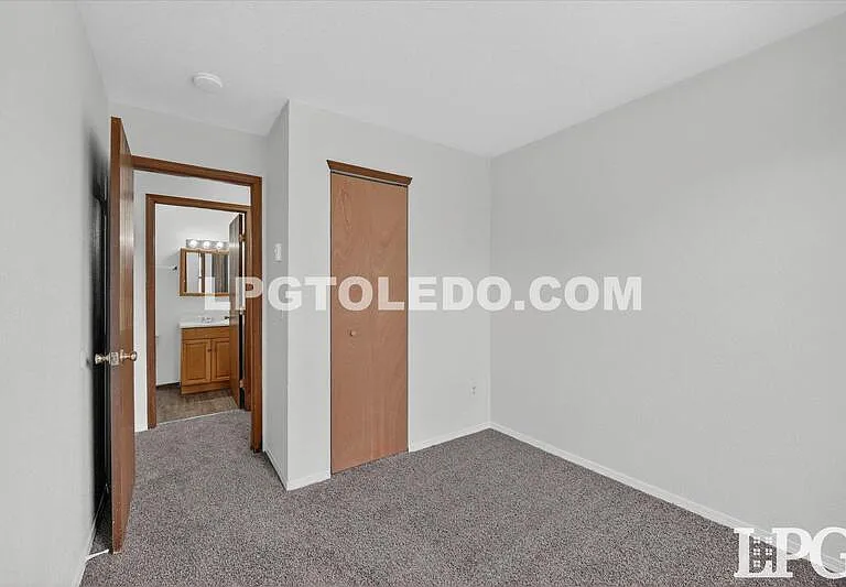 1230 Bedford Woods Dr #8 — Photo 15