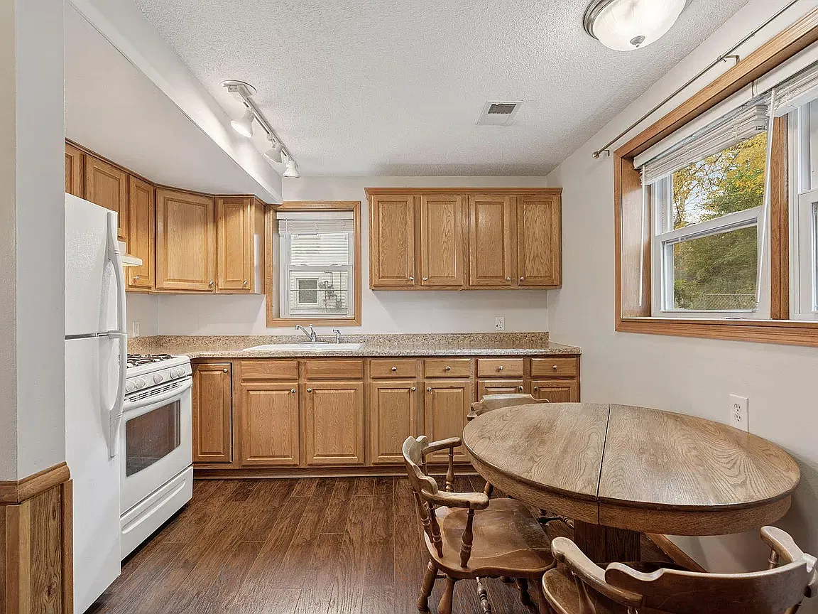 2 bed, 1000 sqft, $1,475 — Photo 4