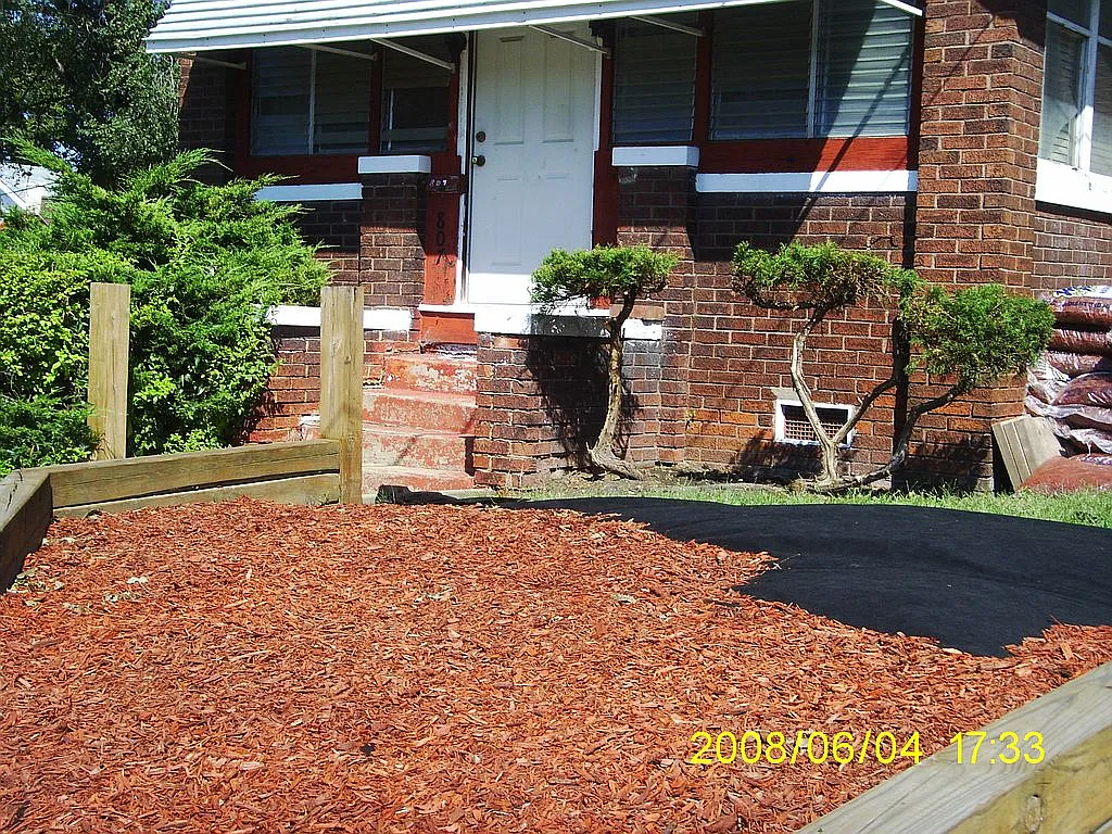 807 W Armstrong Ave photo 1