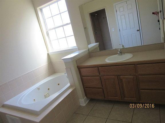 5th image of 98 Juniper Dr