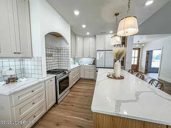 4th image of 2910 Shrewsbury Rd