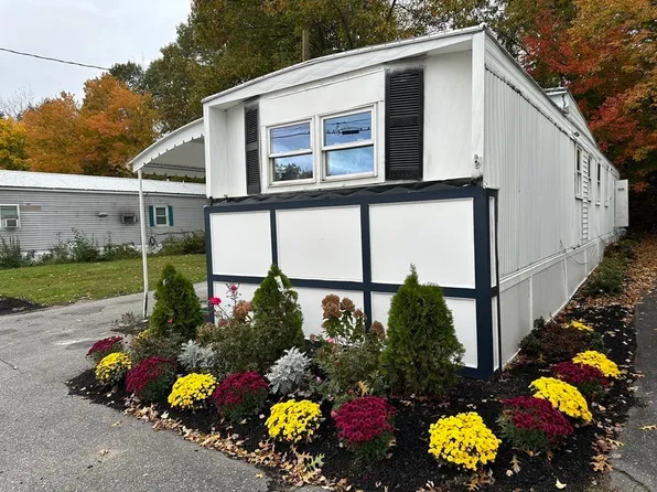 270 Littleton Rd Trailer 56, Chelmsford, MA 01824