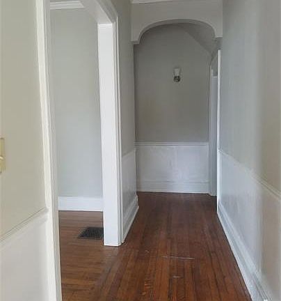 2nd image of 464 W Utica St #1