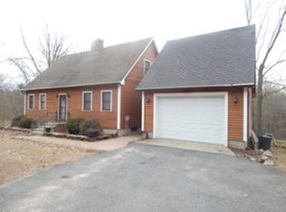 459 Rock Valley Rd, Holyoke, MA 01040