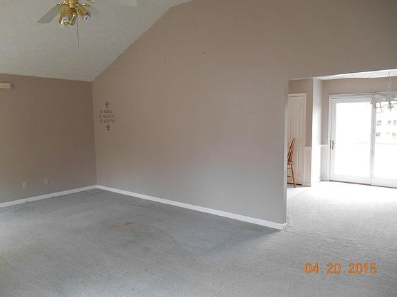 Living Room/Dining Room