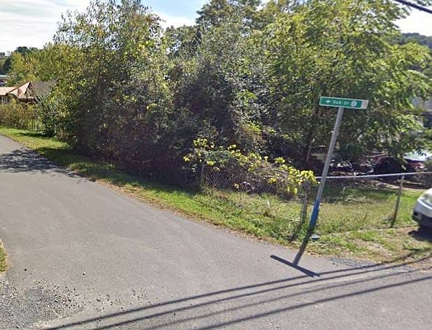 2nd image of 342 Maple Ln