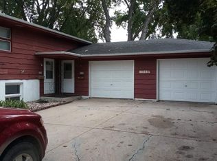 1113 E Pam Rd, Sioux Falls, SD 57105